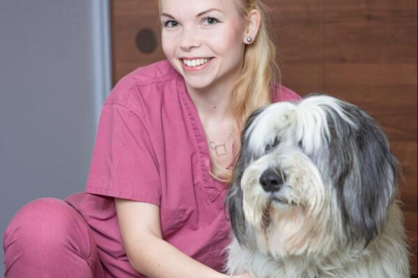 Zasady grzecznościowe w kontaktach z weterynarzem – jak zwracać się w każdej sytuacji?